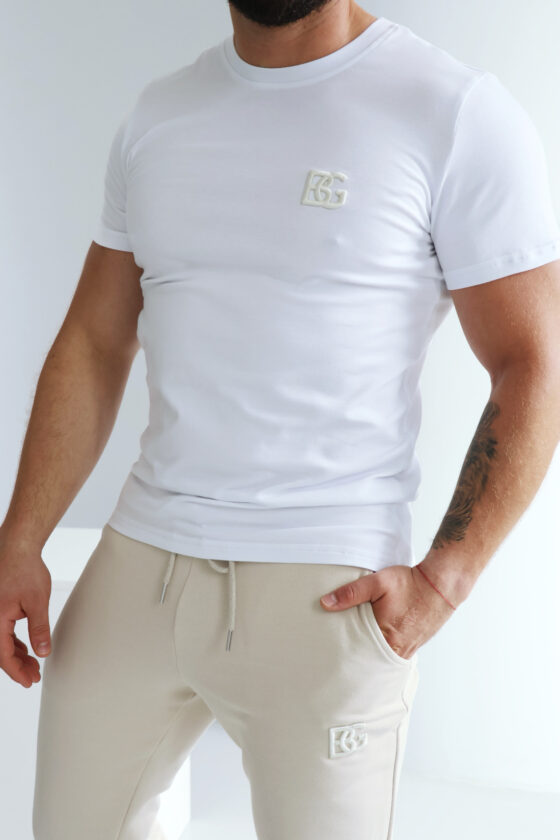 T-shirt męski biały z beżowym logo – BG BOND