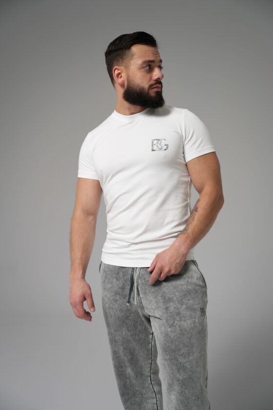 T-shirt męski slim fit z przetartym nadrukiem BG DUST – biały