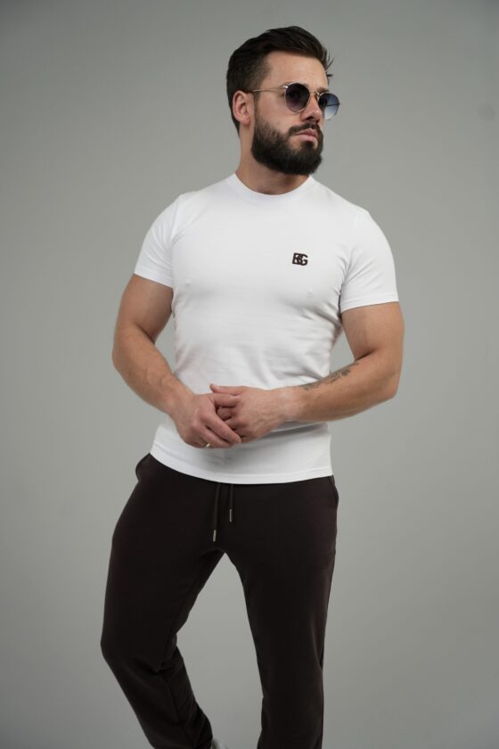 T-shirt męski slim fit z haftem 3D BG FORM – biały z czekoladowym haftem