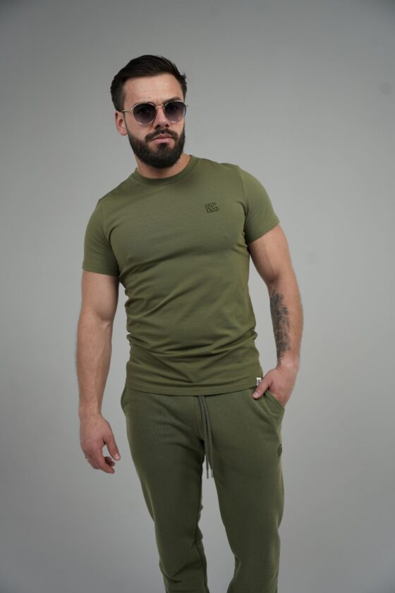 T-shirt męski slim fit z haftem 3D BG FORM – oliwkowy